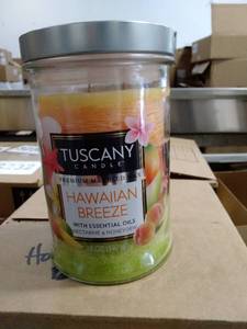 lot 3260 image: Tuscany Hawaiian Breeze 18 Oz candle with essential oils