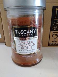 lot 3283 image: Tuscany vanilla cinnamon brulee 18 Oz candle with essential oils
