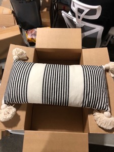 lot 1046 image: Throw pillow with tassels