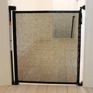 lot 1065 image: Indoor Outdoor Retractable Baby Gate, 33 Tall, Extends up to 55 Wide, Black