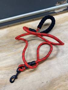 lot 14988 image: Baapet 6 Red Paracord Dog Leash