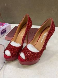 lot 12270 image: Size 8 red glittery Heels