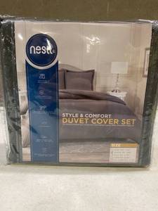 lot 12295 image: Drake Gray Queen Duvet cover set