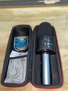 lot 13328 image: Bonaok Bluetooth Wireless Karaoke Microphone