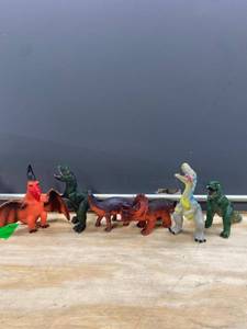 lot 14996 image: Gzsbaby Lot of 6 Plastic Dinosaur Toys for Kids and Toddlers