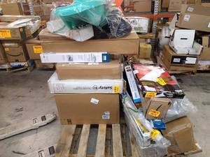 lot 107 image: Safety Baby Gate , Newborn-to-Toddler Bathtub, lightweight Suitcase, & More. Miscellaneous Pallet (SOLD AS IS)