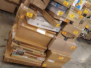 lot 108 image: Safety Gates, Wash & Dry Dish Rack, 2 Step Comfort Foam Pet Stairs x-Small, Toys & More. Miscellaneous Pallet (SOLD AS IS)
