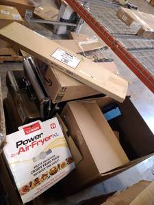 lot 119 image: makeup Case , Power Air Fryer, Rain��X Latitude Water Repellency 26 & More. Miscellaneous Pallet (SOLD AS IS)
