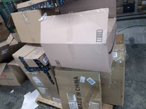 lot 133 image: Miscellaneous Pallet, Housewares, Bedding, Oven Maker & More (SOLD AS IS)