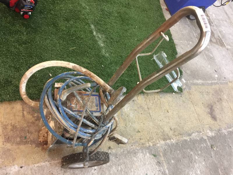 lot 1383 image: CAMPBELL HAUSFELD AIRLESS SPRAYER