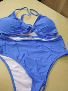 lot 1394 image: Size xl blue bikini with adjustable straps and padded top