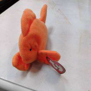 lot 8421 image: COLLECTABLE TY TEENIE BEANIE BABIES  GOLDIE