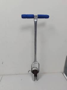lot 36652 image: Golf Hole Plunger, Extractor