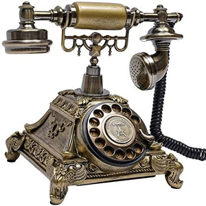 lot 37468 image: Antique Vintage Phone