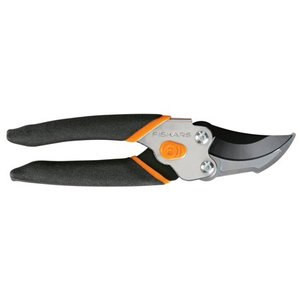 lot 3065 image: Fiskars Smooth Action Bypass Steel Pruner 58, 391161-1001