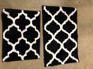 lot 3560 image: 2-Piece Bath Mat Set (17��x24��) & (20�� x 22��)