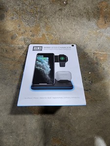 lot 3577 image: 3 in 1 Fast Wireless Charger (Apple Products)