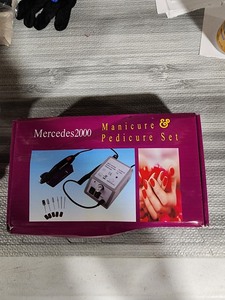 lot 3586 image: Mercedes 2000 Mani Pedi Set