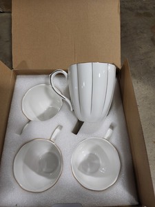 lot 3620 image: Coffee Mug set of 4 ( White & Gold)