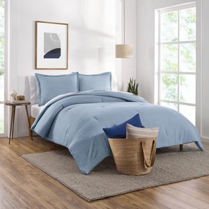lot 4112 image: Gap Home Washed Denim Reversible Organic Cotton Comforter Set, FullQueen, Blue, 3-Pieces