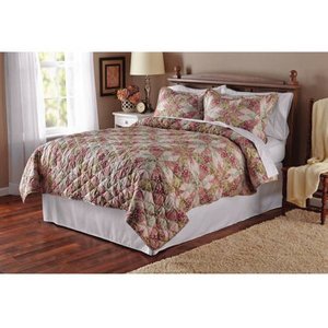 lot 4125 image: Mainstays King Antique Garden Quilt, King, 1 Each