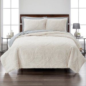 lot 5160 image: Better Homes & Gardens Embroidered Faux Fur 3-Piece Comforter Set, King�� Ivory