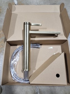 lot 2851 image: Bathroom Faucet Modern Single Hole Bathroom Faucet, Single Handle Bathroom Faucet