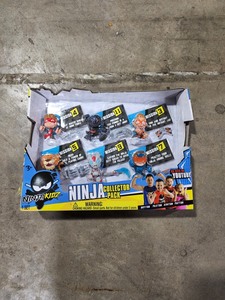 lot 2879 image: Ninja Kidz TV Series 1 Collector Pack B  Includes 6 Ninja Action Figures and Mission Cards