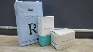 lot 4539 image: Lot of Feminine Care Items