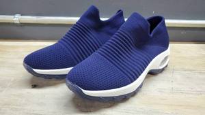 lot 4637 image: STQ Navy Sneakers, Size 8