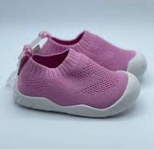 lot 6010 image: Girls Pink Josmo Knitted Slip On Sneakers Sz 6