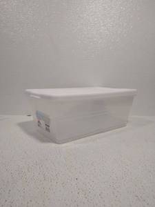 lot 6902 image: Small Plastic Bin