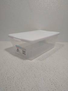 lot 6921 image: Small Plastic Bin