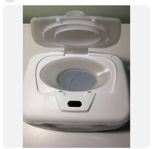 lot 12381 image: Gogo Pure Wipes Warmer Baby Wipes Warmer with Night Light MWW-001