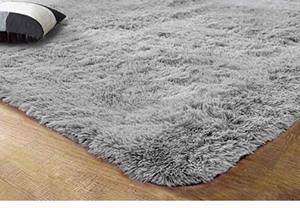 lot 1304 image: 92 x 61 in faux fur area rug grey