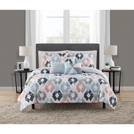 lot 119 image: Mainstays Reversible Marble Diamond 10-Piece Bed in a Bag Bedding Set, Queen