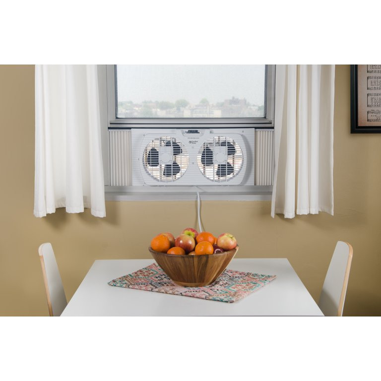 lot 265 image: Comfort Zone 3-Speed Dual Blade Window Fan, White