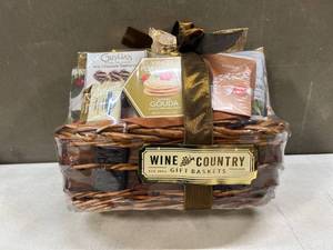 lot 12531 image: Wine Country Gift Baskets The Connoisseur Gourmet Gift Basket, Variety Pack