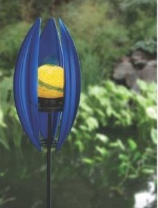 lot 100633 image: Wind Powered Garden Light