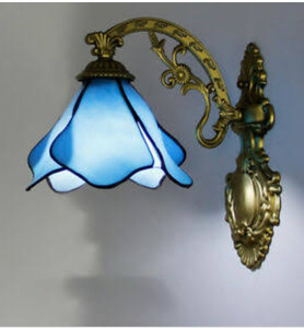 lot 29363 image: Tiffany Style Stained Glass Wall Flower Lamp