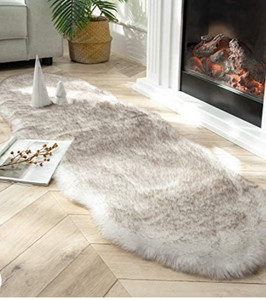 lot 29378 image: Ashley Home Soft Fox Faux Fur, White Brown, 2 x 6