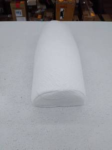 lot 29410 image: 5 Stars United Half Moon Gel Memory Foam Pillow