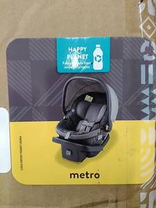 lot 29488 image: Century Carry On lightweight Infant Carseat