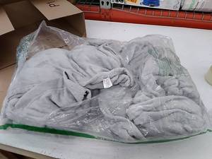 lot 29556 image: Great Bay Home Plush Blanket,Queen