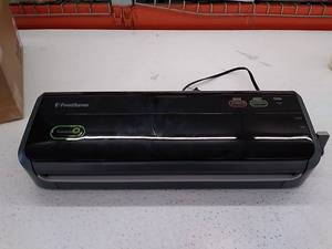 lot 29558 image: Food Saver Vacuum Sealer