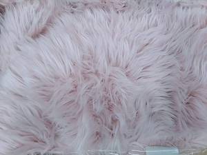 lot 29577 image: Faux Sheepskin Area Rug,4ftx6ft.