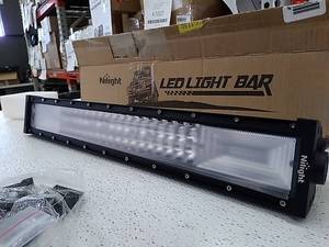 lot 29743 image: Nilight LED Light Bar