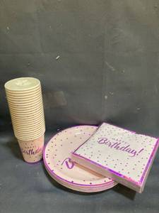 lot 50041 image: GLITZ BIRTHDAY TABLEWARE