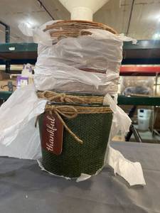 lot 50295 image: Decorative Flower Pots