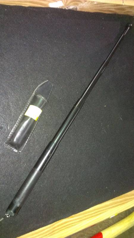 lot 1817 image: 24 Extension Baton